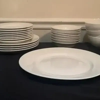 Thomson Pottery Plate Set 
