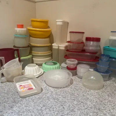 Tupperware And Rubbermaid Etc