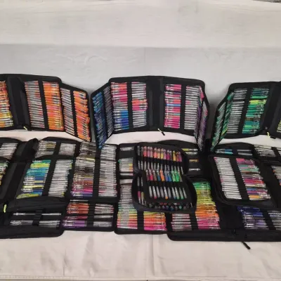 Hundreds Of Gel Pens!