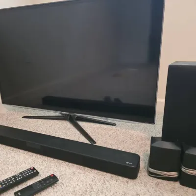 Samsung 46" 1080p Slim LED Smart TV And LG SLM3R