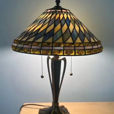 Tiffany Style Stained Glass Lamp 