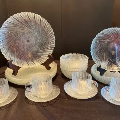 Vintage Arcoroc Seabreeze Glass Swirl Dinnerware Set (23)