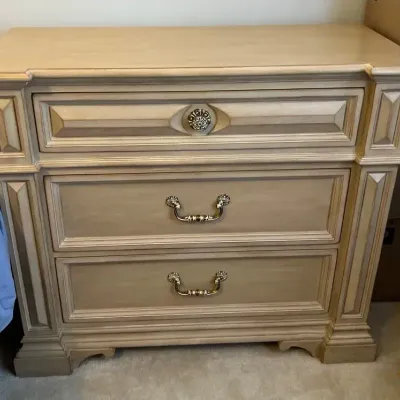 Thomasville Light Wood Chest Of Drawers
