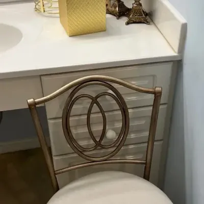 Gold Toned Vanity Decor (7)