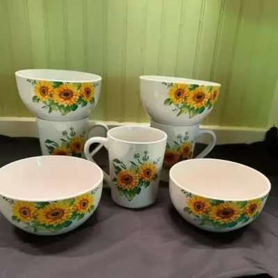 Royal North Fork Sunflower Serving Ware (7)