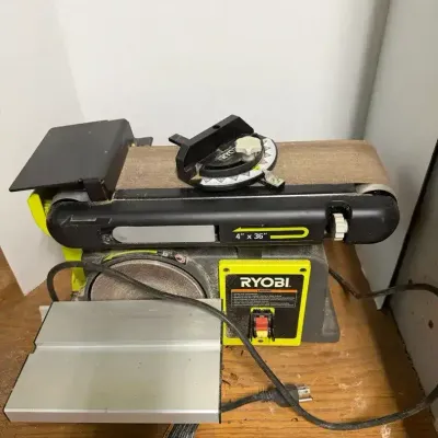 Ryobi Sander With Accessories 