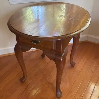 Kincaid Furniture Oval Accent Table