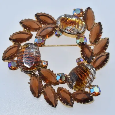 Vintage Wreath Gold-Tone Brooch