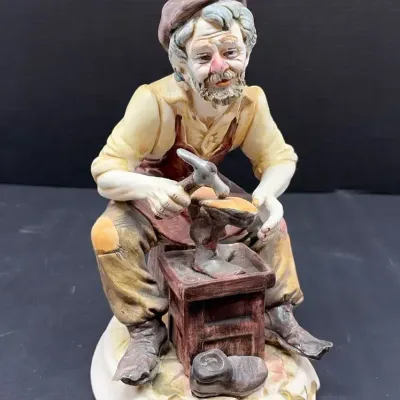 Capodimonte Cobbler Figurine