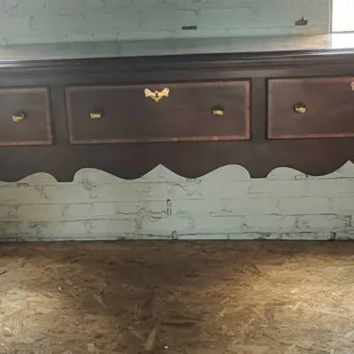 Jamestown Colony/ Henkel Harris Queen Anne Style Mahogany Sideboard 