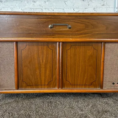 Vintage Magnovox Stereo Console