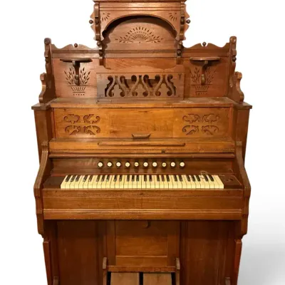 Estey Organ Co Antique Pump / Reed Organ (21 x 45 x 76)