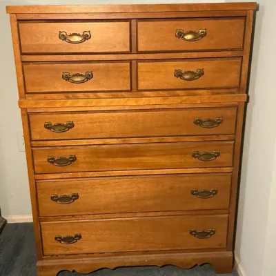 Dresser with Dovetail Joint Drawers