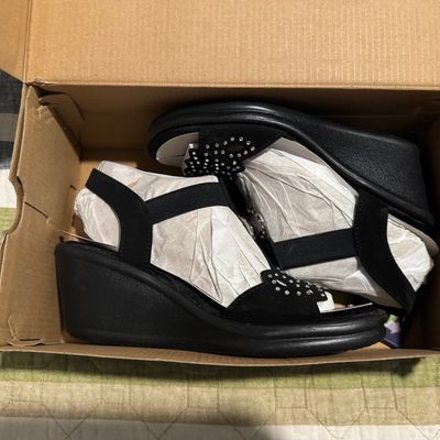 New Sketchers Heels
$100
