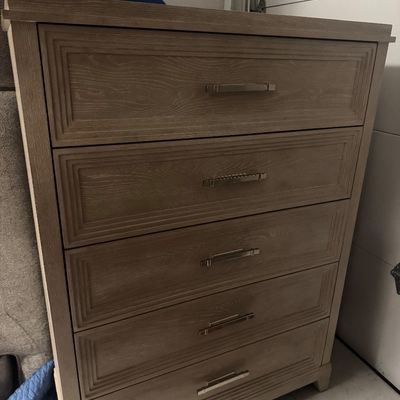 Heavy Dresser
$600
