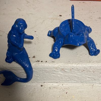 Heavy Mermaid and Frog 
Sundial
$100

