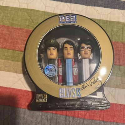 Elvis Pez
$120