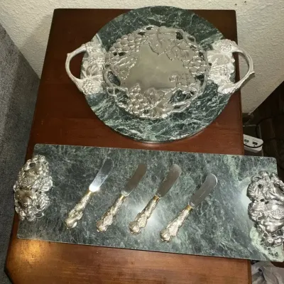 Arthur Court Della Robia Green Marble Serving Trays and Spreaders