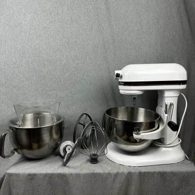 Kitchenaid Professional 600 White Bowl-Lift Stand Mixer with Attachments