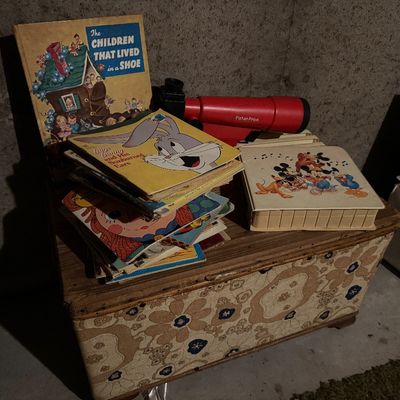 Estate sale photo