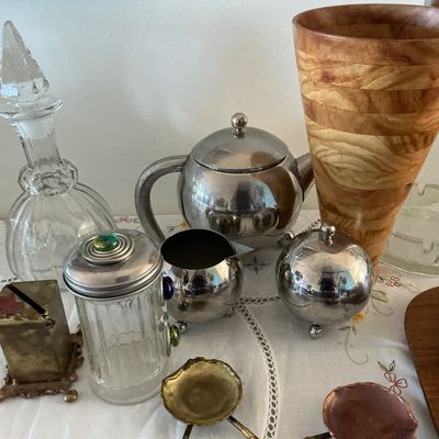 Sale Photo Thumbnail #76: Atomic Modern Tea Set