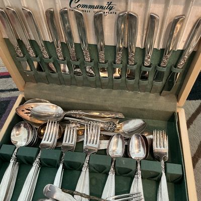 Sale Photo Thumbnail #179: Community Silver plate