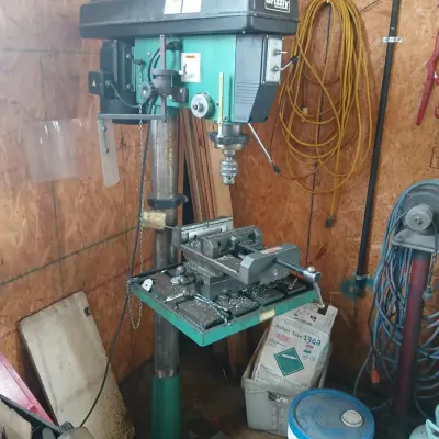 Sale Photo Thumbnail #88: GRIZZLY drill press