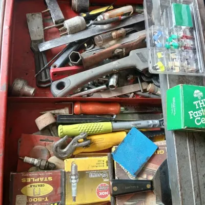 Sale Photo Thumbnail #101: Various tool box items