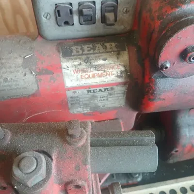 Sale Photo Thumbnail #128: Bear wheel alignment machine