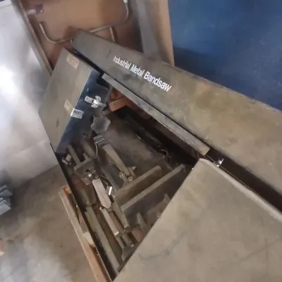 Sale Photo Thumbnail #115: Industrial Metal Bandsaw 