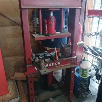 Sale Photo Thumbnail #105: Wrenn 60,000 pound shop press