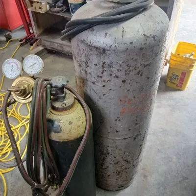 Sale Photo Thumbnail #75: 100-lb Steel Cylinder Tank 