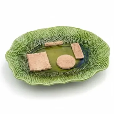 Sale Photo Thumbnail #134: Bretby Majolica Trompe-l'œil (trick-the-eye) Platter
