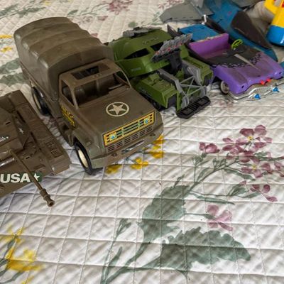 Sale Photo Thumbnail #171