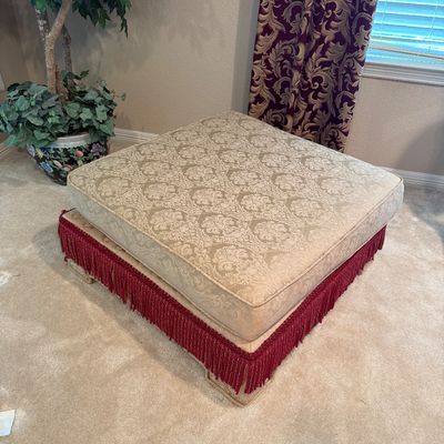 Matching Upholstorede  Ottoman