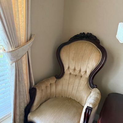 2 Victorian chairs Side Chairs