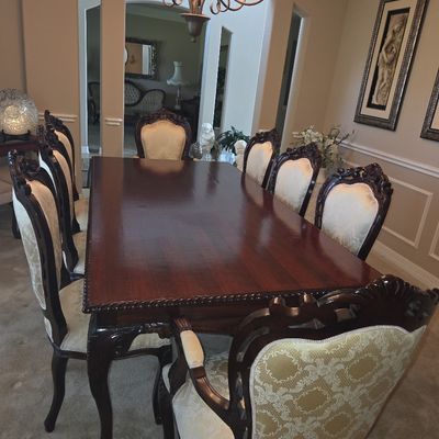 formal Victorian Dining Table with two arm Chairs an Six Side Chairs