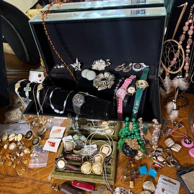 Sale Photo Thumbnail #133