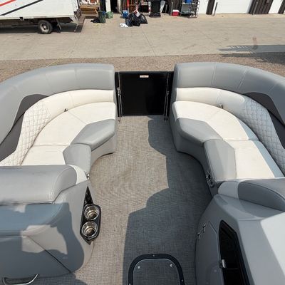 Sale Photo Thumbnail #21: 1-MUST SEE!! - 2020 Manitou Encore Pontoon - Tritoon
23’ Long!!
Comes with trailer and cover!!
VERY LOW HOURS AND MILES!!
73 Hours and 423 miles!!
Mechanical Canopy!!
KICKER Sound System!!
GARMIN Display!!
Tritoon!!
250 HP Fourstroke Suzuki Motor!!
Inte