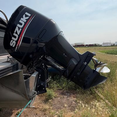 Sale Photo Thumbnail #12: 1-MUST SEE!! - 2020 Manitou Encore Pontoon - Tritoon
23’ Long!!
Comes with trailer and cover!!
VERY LOW HOURS AND MILES!!
73 Hours and 423 miles!!
Mechanical Canopy!!
KICKER Sound System!!
GARMIN Display!!
Tritoon!!
250 HP Fourstroke Suzuki Motor!!
Inte