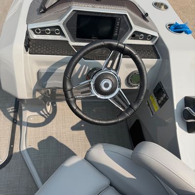 Sale Photo Thumbnail #40: 1-MUST SEE!! - 2020 Manitou Encore Pontoon - Tritoon
23’ Long!!
Comes with trailer and cover!!
VERY LOW HOURS AND MILES!!
73 Hours and 423 miles!!
Mechanical Canopy!!
KICKER Sound System!!
GARMIN Display!!
Tritoon!!
250 HP Fourstroke Suzuki Motor!!
Inte