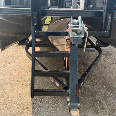 Sale Photo Thumbnail #5: 1-MUST SEE!! - 2020 Manitou Encore Pontoon - Tritoon
23’ Long!!
Comes with trailer and cover!!
VERY LOW HOURS AND MILES!!
73 Hours and 423 miles!!
Mechanical Canopy!!
KICKER Sound System!!
GARMIN Display!!
Tritoon!!
250 HP Fourstroke Suzuki Motor!!
Inte