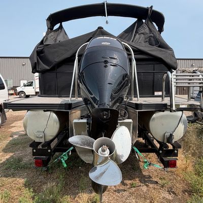Sale Photo Thumbnail #14: 1-MUST SEE!! - 2020 Manitou Encore Pontoon - Tritoon
23’ Long!!
Comes with trailer and cover!!
VERY LOW HOURS AND MILES!!
73 Hours and 423 miles!!
Mechanical Canopy!!
KICKER Sound System!!
GARMIN Display!!
Tritoon!!
250 HP Fourstroke Suzuki Motor!!
Inte