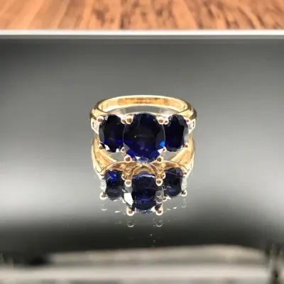 10k Yellow Gold - Sapphire And Diamond Ring 