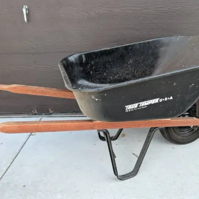 True Temper Wheelbarrow 