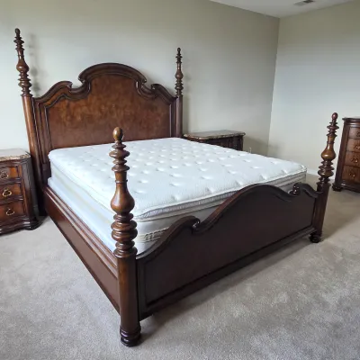 Sale Photo Thumbnail #52: Thomasville Hills of Tuscany California King Poster Bed w/ Sealy Pillow Top Mattress