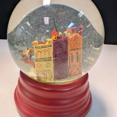 Dept 56 Snow Globe Music Works