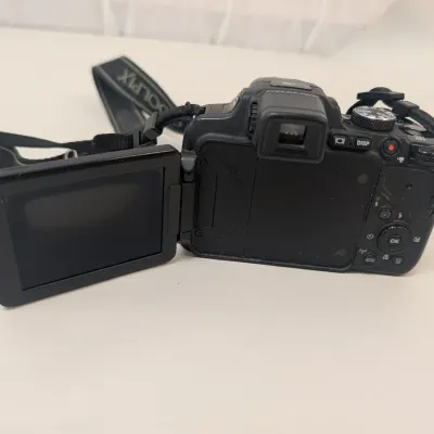Nikon Coolpix P600 Camera w/Case Untested