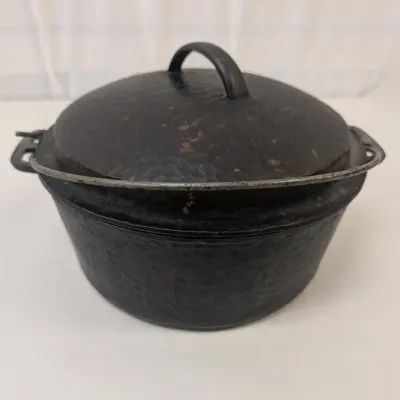 No. 6 Griswold Tite Top Dutch Oven