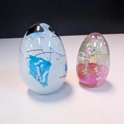 1988 Mount St. Helens Volcanic Ash Glass Egg Sculptures Signed MSH Paperweight